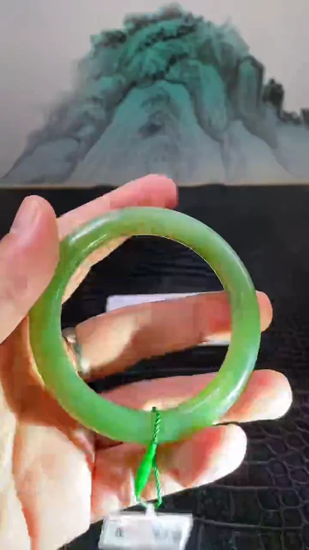 和田玉（碧玉）手镯未镶嵌一个