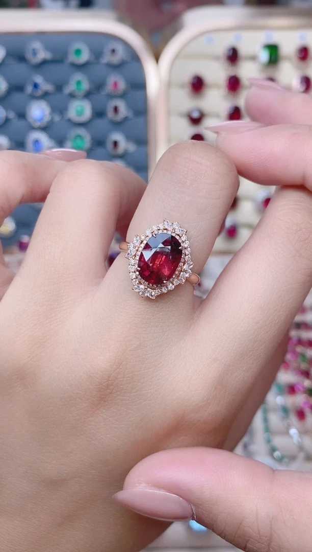 18K金镶嵌碧玺戒指碧玺3.21CT