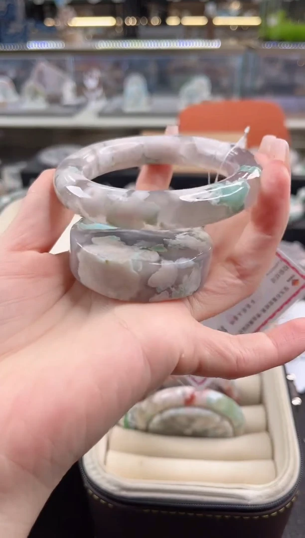 未镶嵌手镯石英质玉55圈口（赠品镯心）3S9029