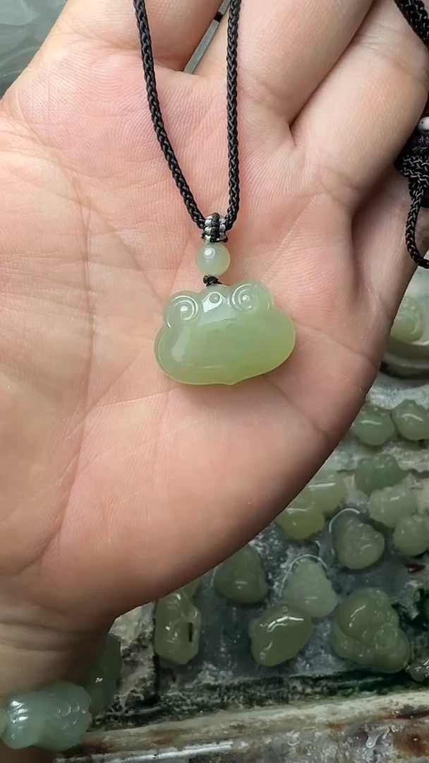 和田玉未镶嵌颈饰1