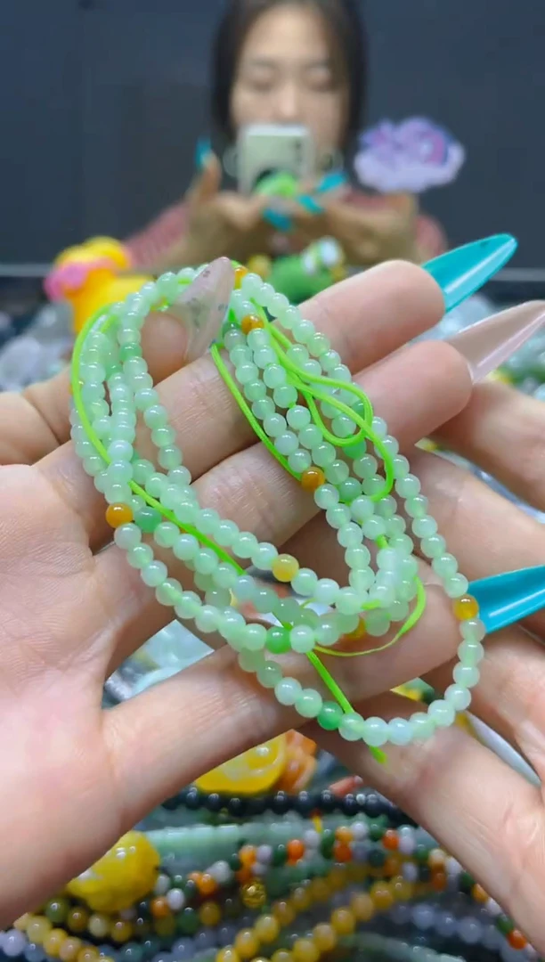 翡翠未镶嵌颈饰3MM/Q/翡翠A货，一件也是批发价