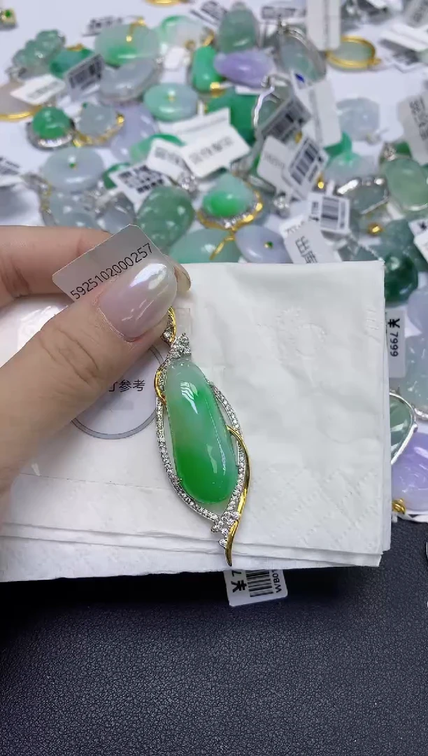 颈饰未镶嵌翡翠天然缅甸翡翠A货百元以上9元证书费自理