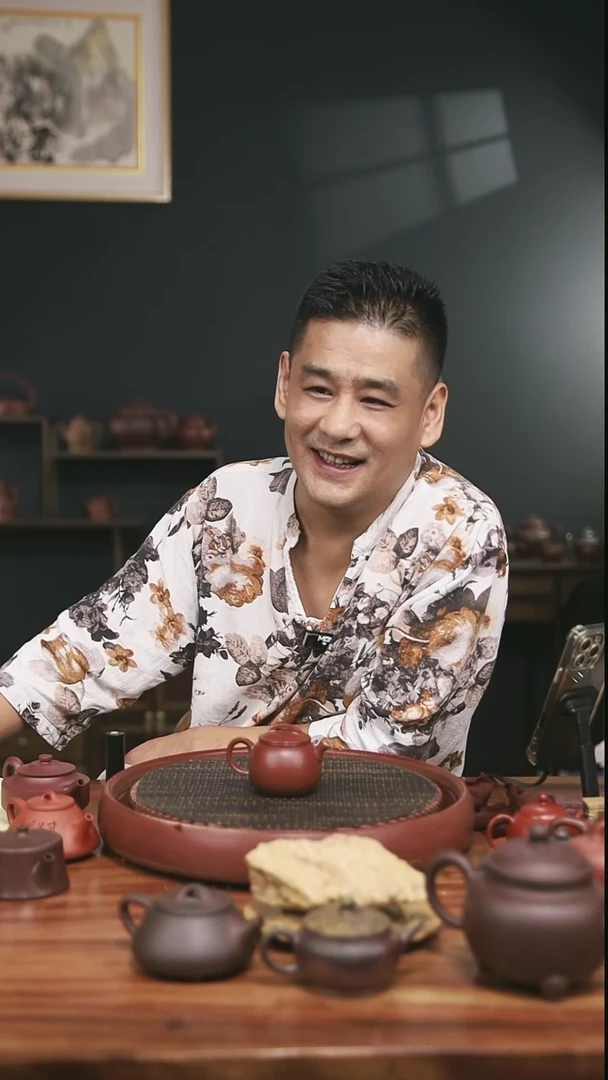 茶壶紫砂梓****來38号朱泥描金汉瓦150CC