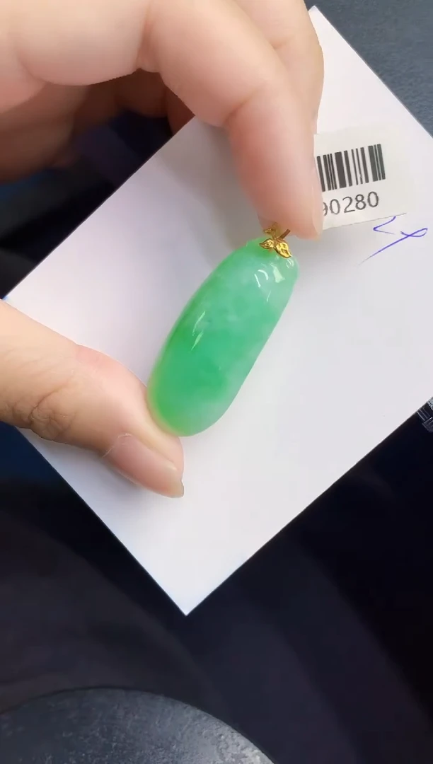 翡翠18K金镶嵌颈饰000000000