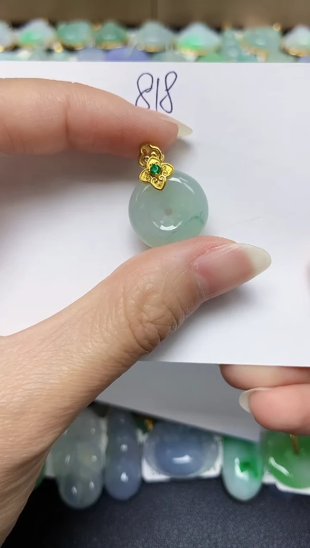 翡翠未镶嵌颈饰 天然翡翠A货