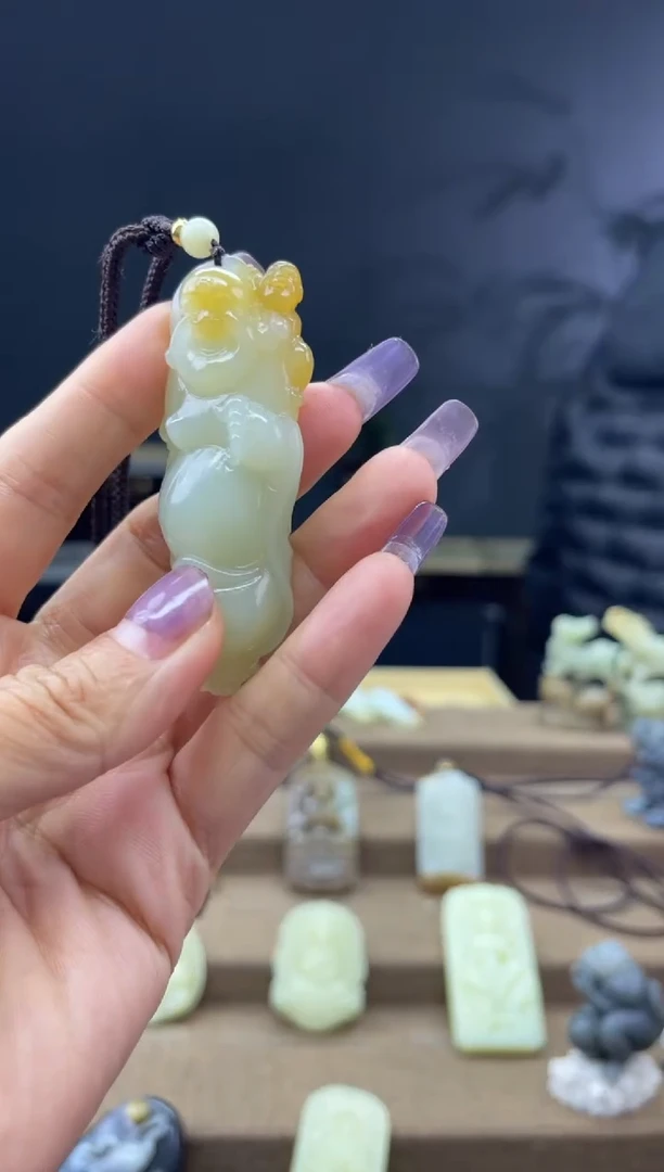 颈饰未镶嵌和田玉1