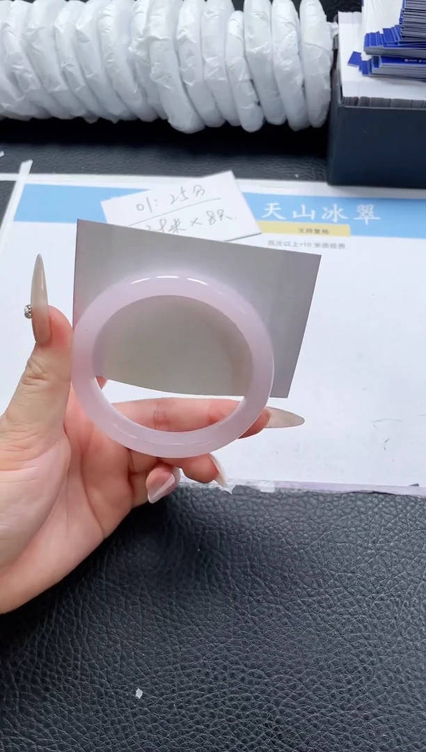 【闪购商品】石英质玉手镯未镶嵌51-61