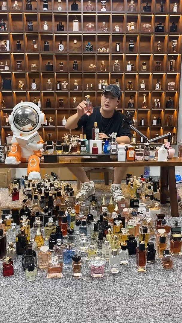 -------裸瓶红丝绒