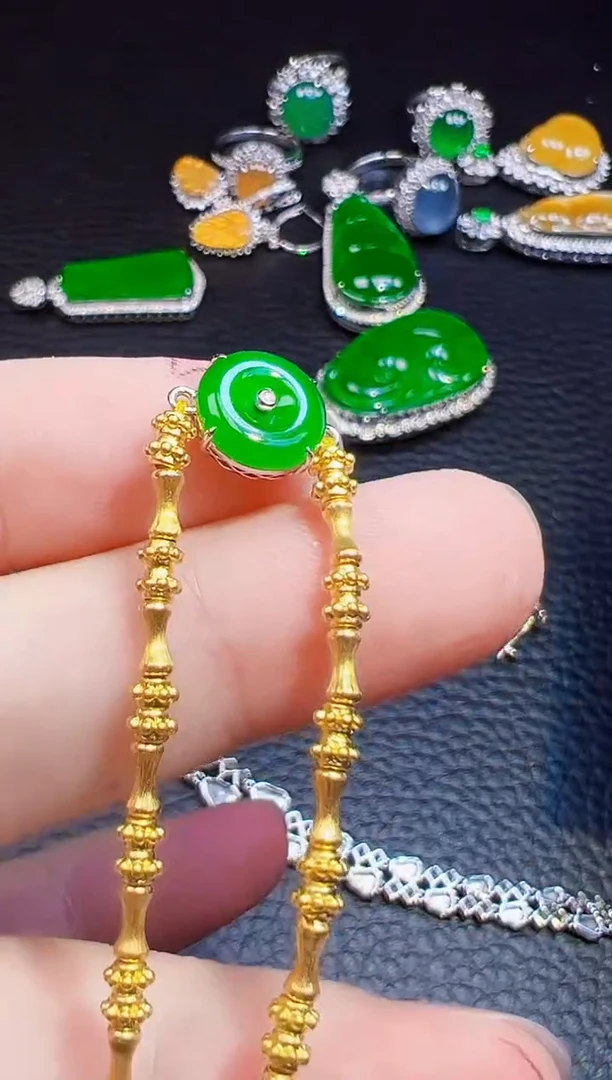 足金镶嵌手链翡翠米*多翡翠