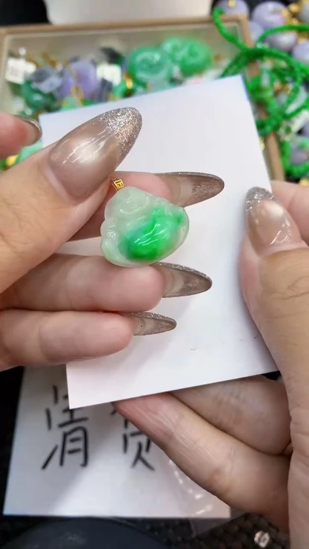 颈饰未镶嵌翡翠1