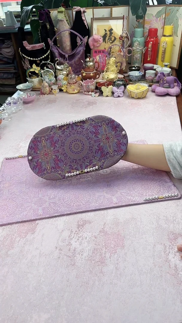 93 椭圆紫色茶席