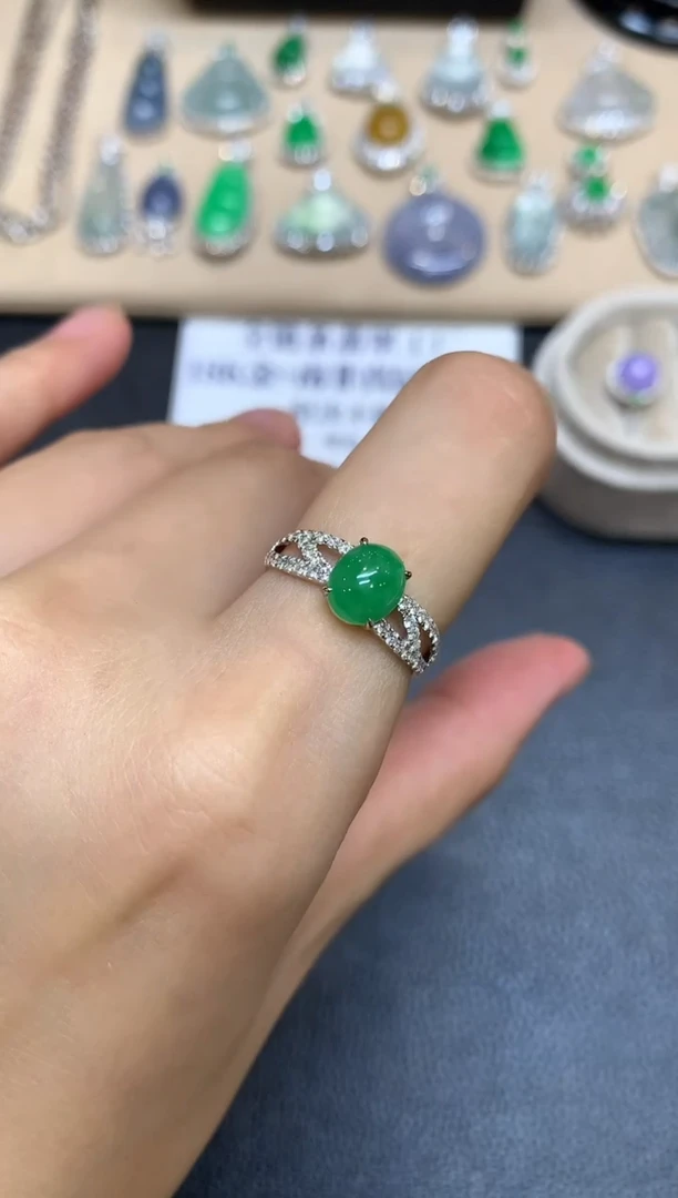 18K金镶嵌戒指翡翠蛋面【无服务费【24小时鉴赏期】