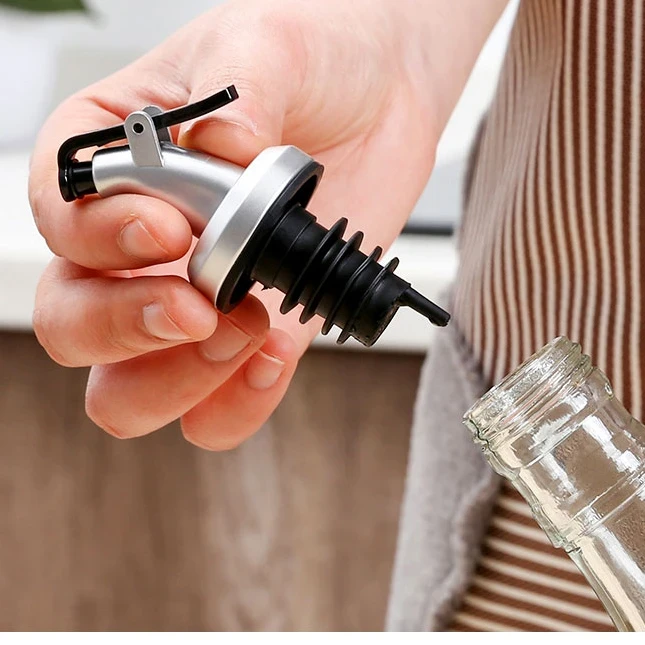 2025新款油嘴调味瓶油酱醋瓶嘴瓶塞料倒油嘴密封油塞防漏油壶嘴塞