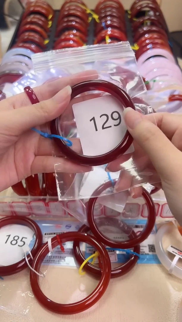 玛瑙/玉髓手镯未镶嵌54圈口*129