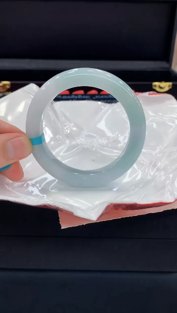 翡翠手镯未镶嵌手镯