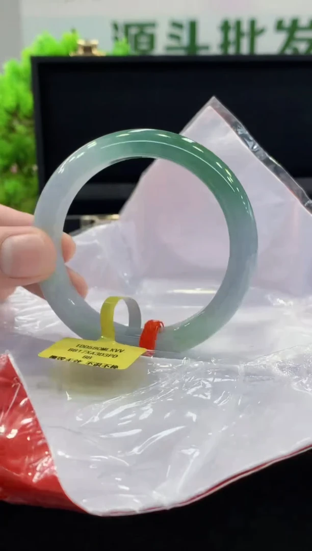 未镶嵌手镯翡翠翡翠手镯