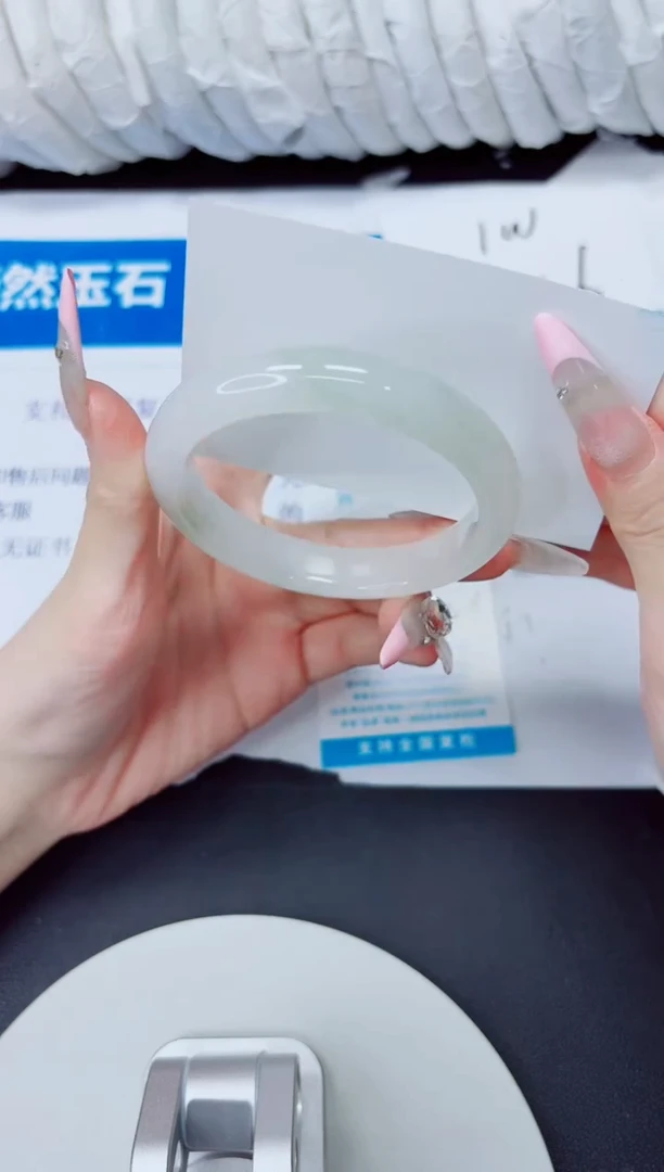 石英质玉手镯未镶嵌66/56.3