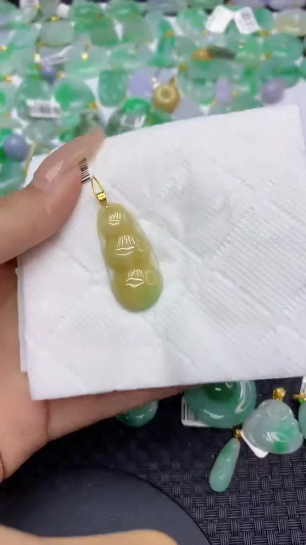 翡翠18K金镶嵌颈饰天然缅甸A货翡翠