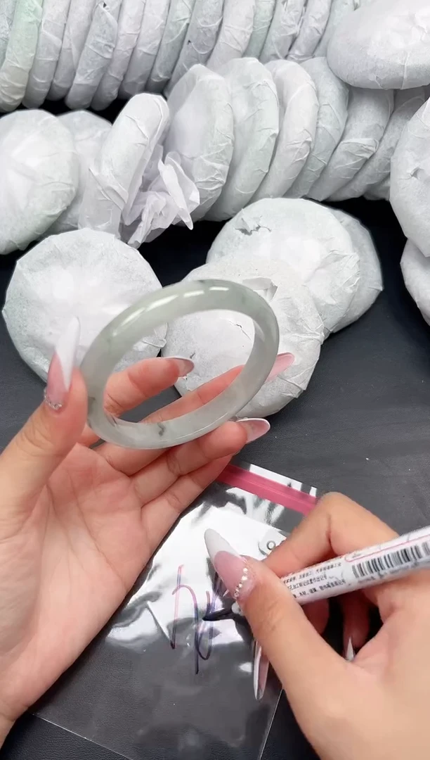 精品手镯，一物一拍O-017