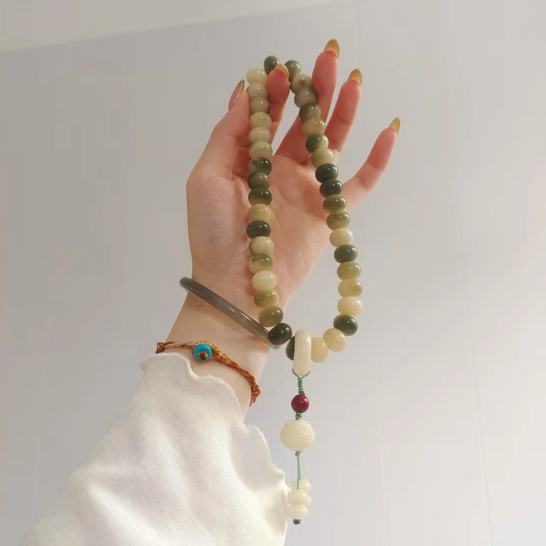 飘绿花算盘珠菩提手持（带莲花）-LQ765