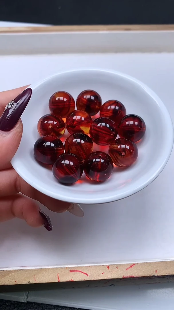 裸石血珀未镶嵌M116 血 珀16mm2个6.8元