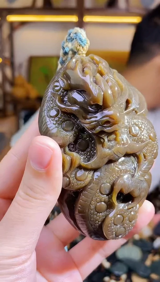 和田玉未镶嵌颈饰1