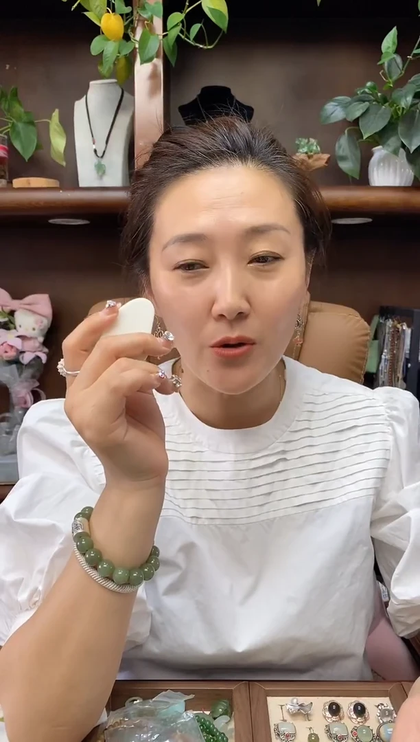 未镶嵌岫玉手把多样性发货其中发一
