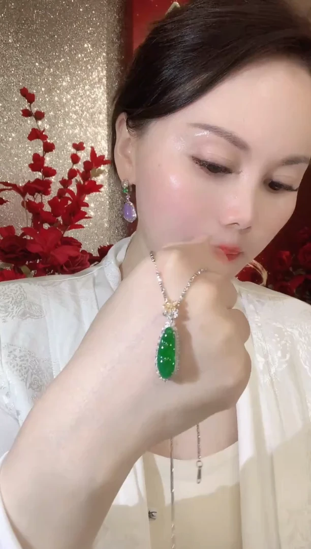 吊坠(不含链)18K金镶嵌翡翠A62 多样性发货一件