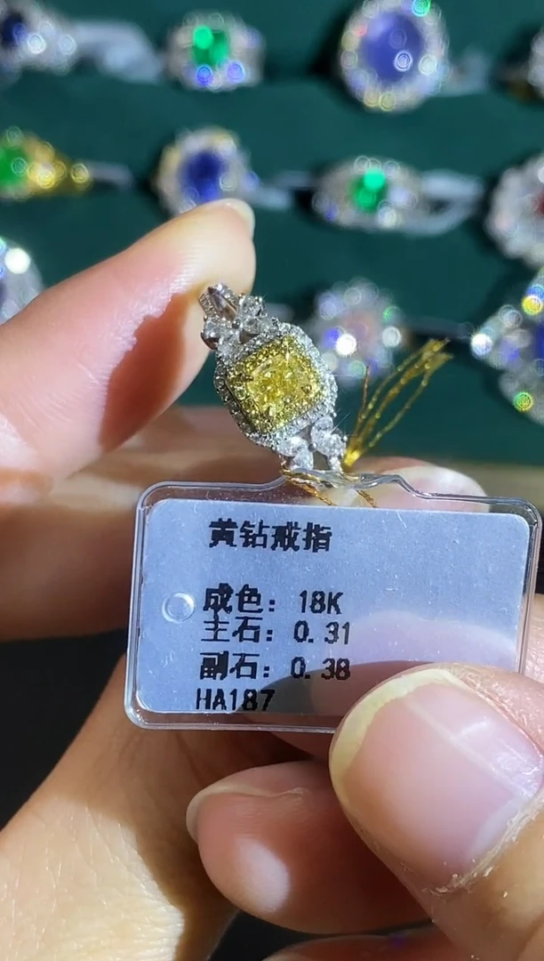 18K金镶嵌戒指钻石555