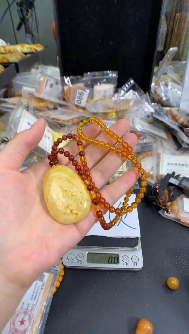 琥珀未镶嵌珠宝奇石1