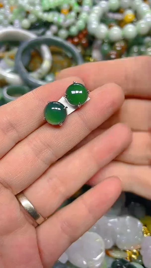颈饰未镶嵌翡翠10mm/ C /翡翠A货，一件也是批发价