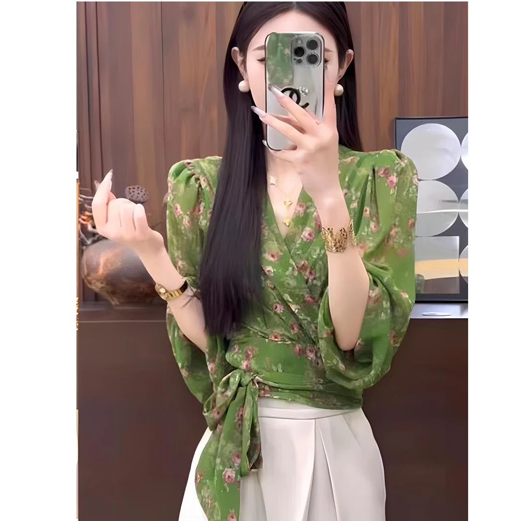 法式气质碎花V领雪纺衬衫女夏季2025新款设计感绑带收腰防晒上衣