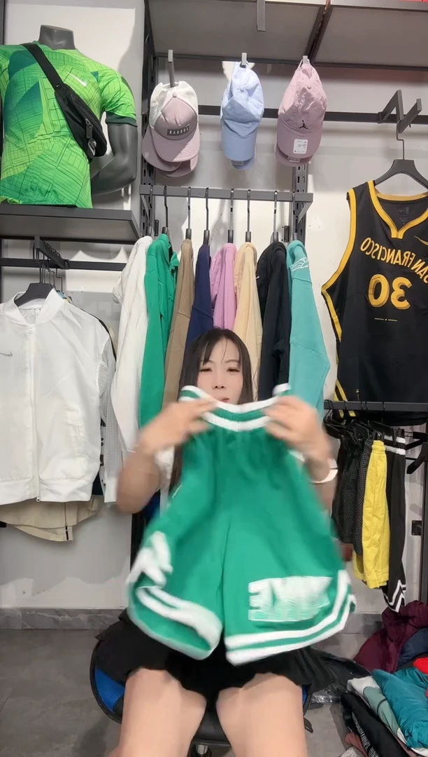 1680  编码 瑕疵款直播间过款为准 尺码