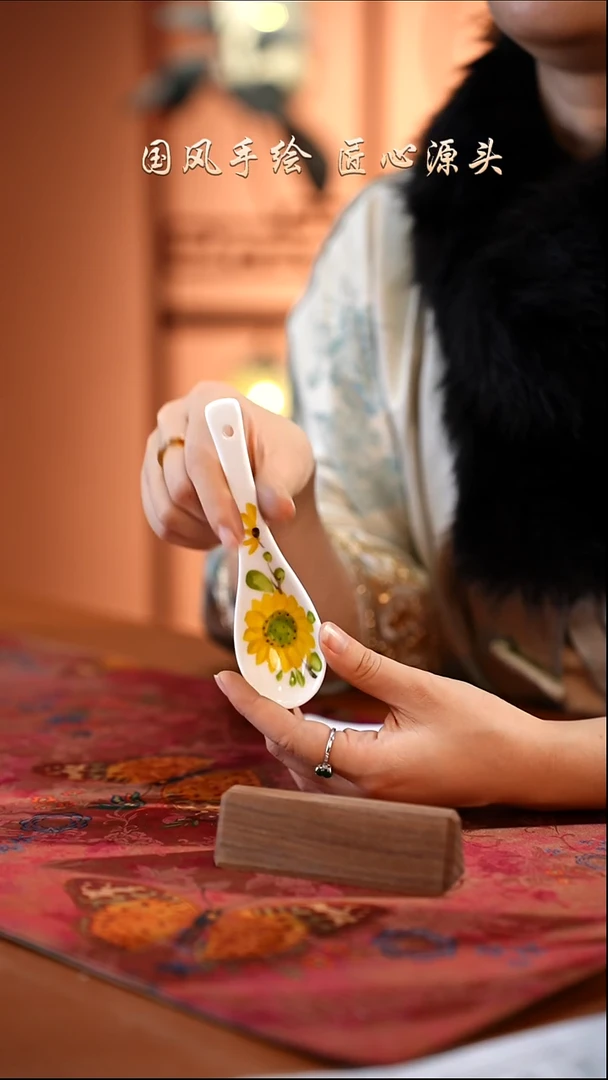 陶瓷景德镇高温釉中彩餐具勺子一只  下播福利