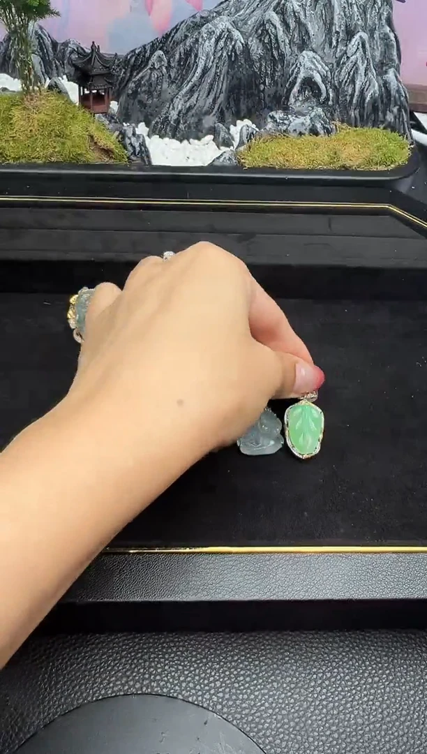 吊坠(不含链)18K金镶嵌翡翠勿拍