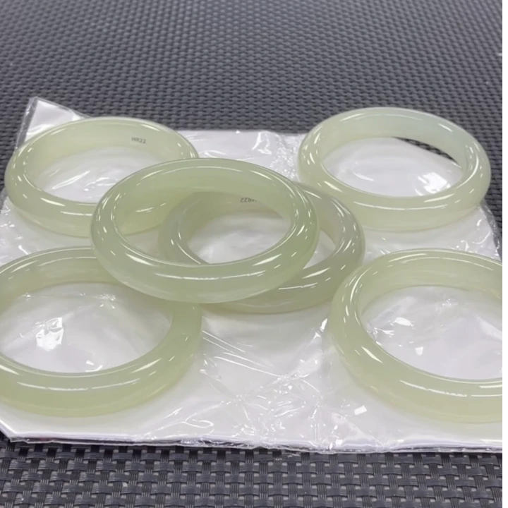 【老郑家】和田玉手镯一支(多样性发1件)