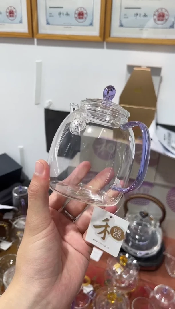 宴臣壶浅紫。。。。。。。