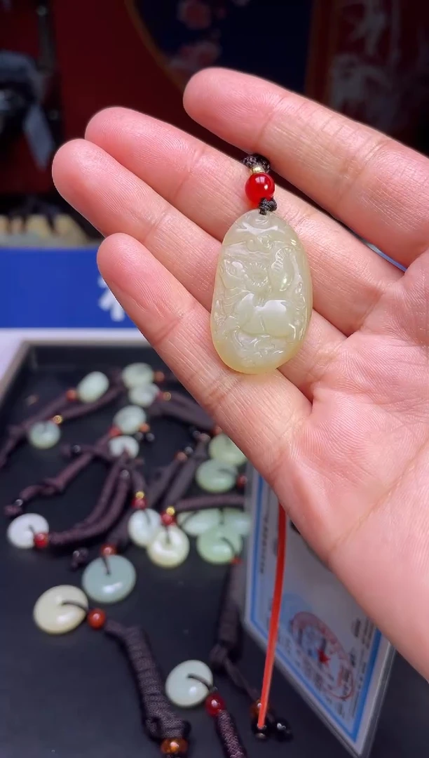颈饰未镶嵌和田玉1