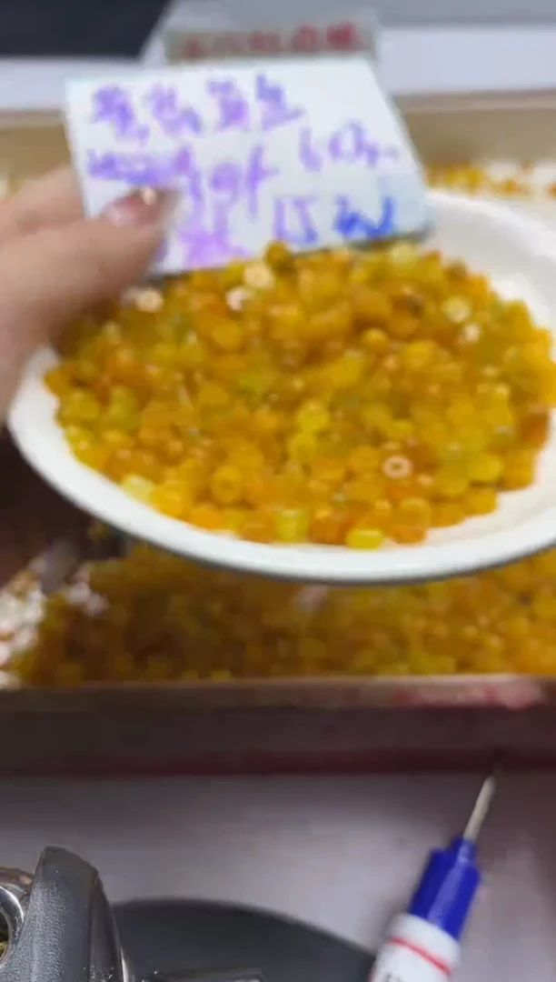 【闪购商品】翡翠颈饰未镶嵌w1491黄翡隔片6*3mm*30颗