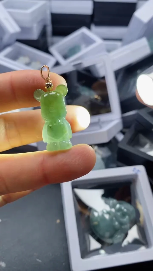 翡翠未镶嵌吊坠(不含链)1535