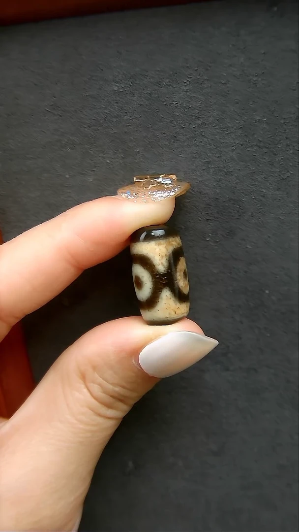 【闪购商品】玛瑙/玉髓珠宝半成品未镶嵌上肯牙黄三眼11*20