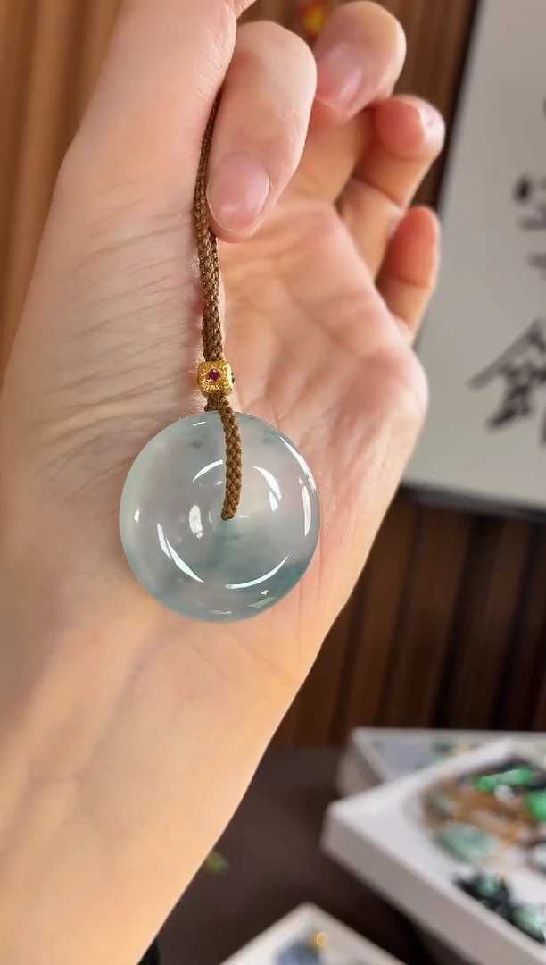 颈饰未镶嵌翡翠吊坠