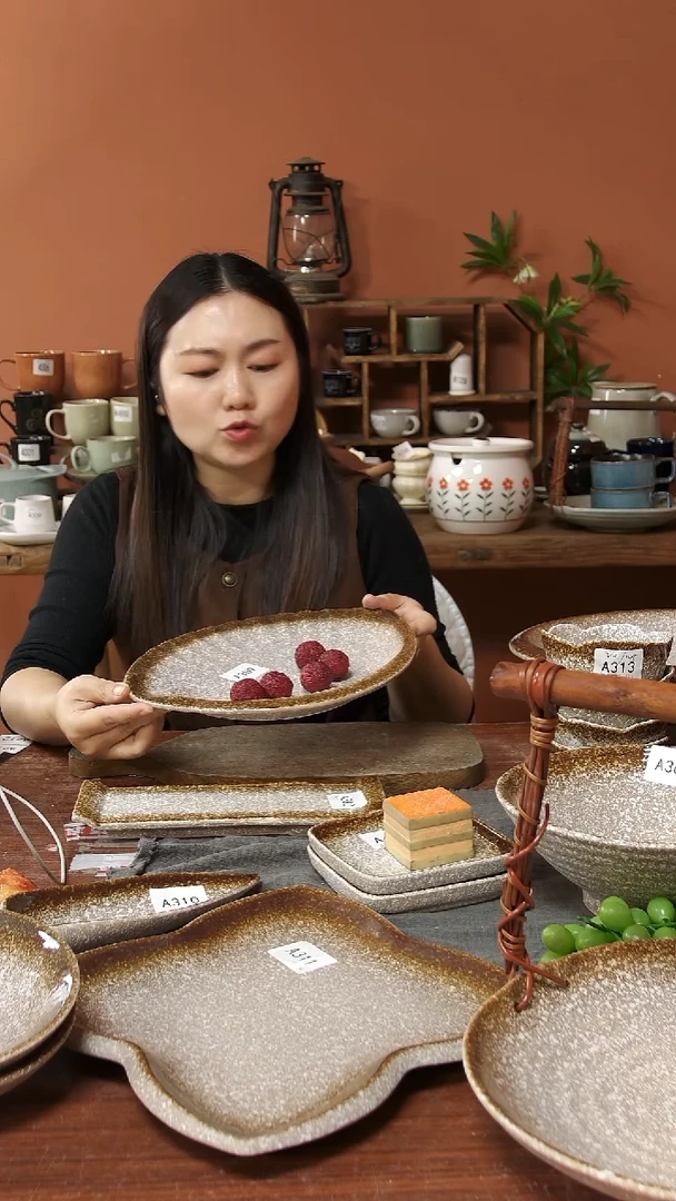 陶瓷A389 一只陶瓷粗陶贝壳盘可能微瑕