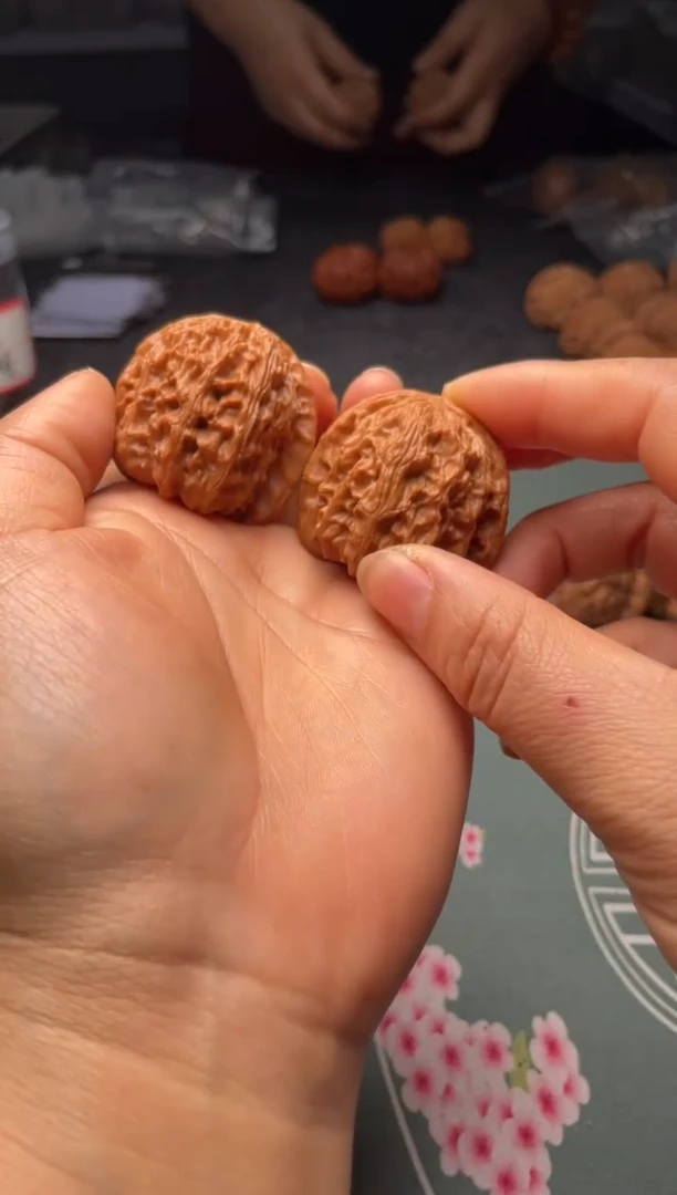 把件文玩核桃w138  白狮子38尺