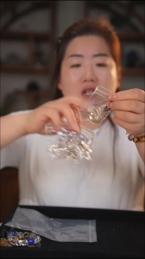 未镶嵌水晶珠宝半成品D121(4颗装11g左右)闪灵原石珠