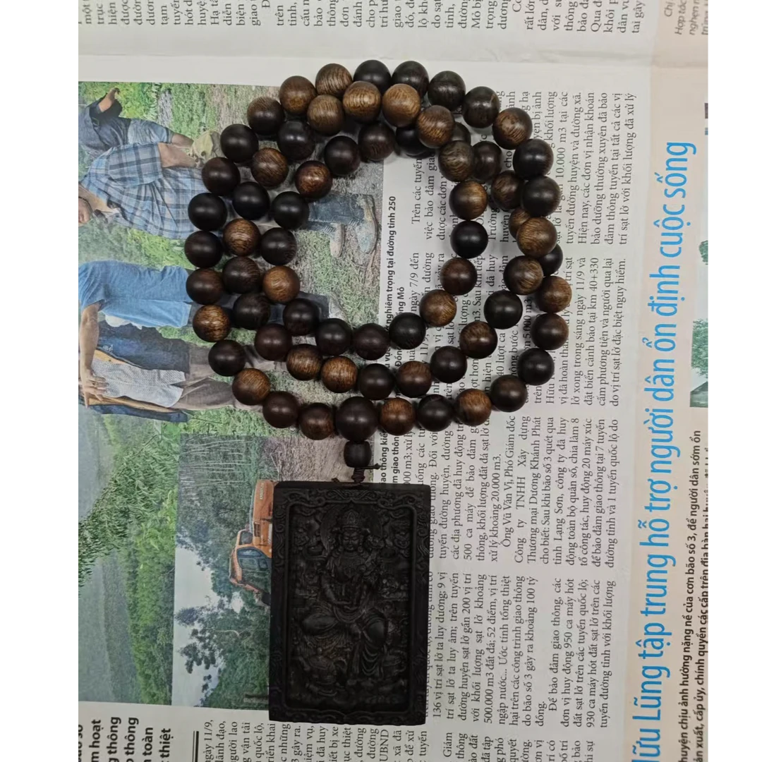 JXJ-YN351-J05昆仑梅格沉香木雕吊坠（多样性发货）