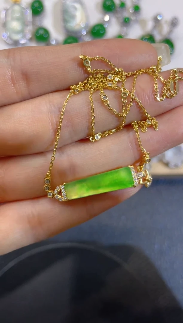 颈饰18K金镶嵌翡翠团购2