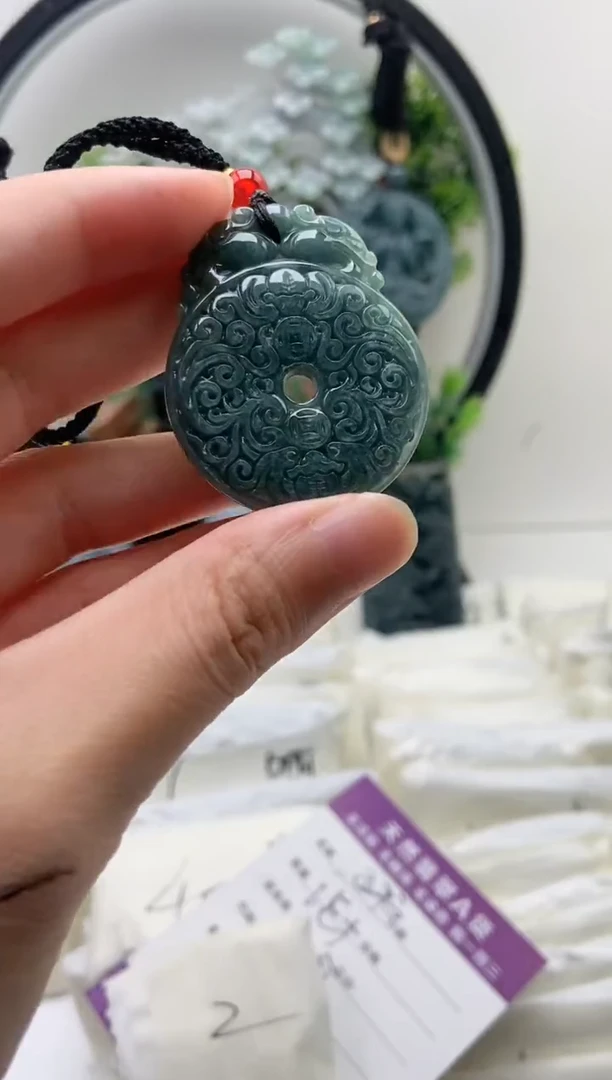 翡翠未镶嵌颈饰扣子