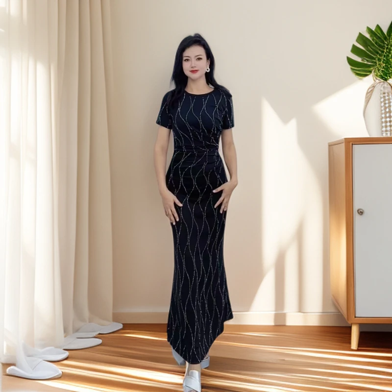 9960波纹式烫钻圆领显瘦黑色新款时尚气质女装连衣裙