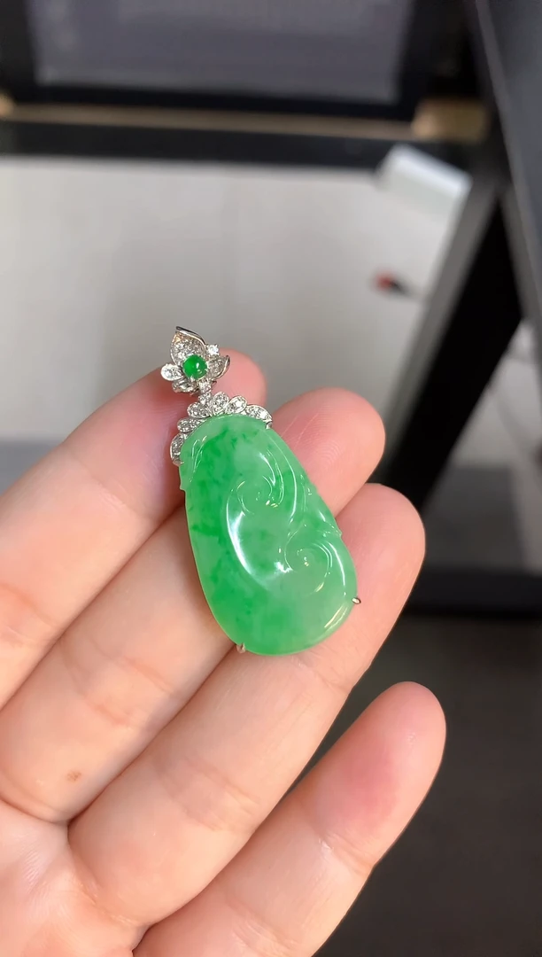 翡翠银S925镶嵌颈饰翡翠如意吊坠